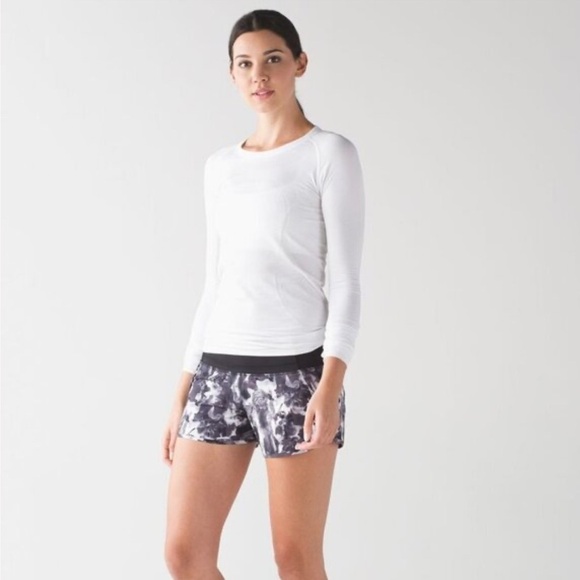 Lululemon Run Times Shorts Mini Obscurred Black Dusty Mauve / Black White Floral - Picture 2 of 15